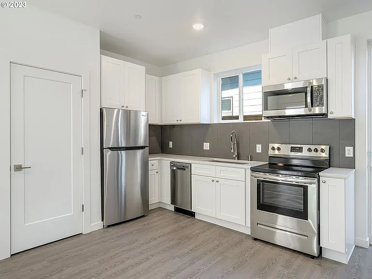 6845 N Montana Ave — Photo 29
