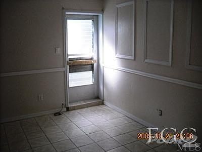 3rd image of 303 Queens Dr