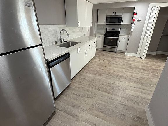 4th image of 881 30th St #B