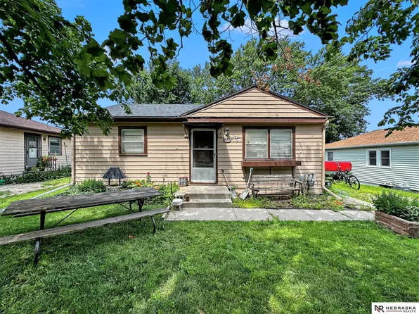 4009 N 12th St, Lincoln, NE 68521