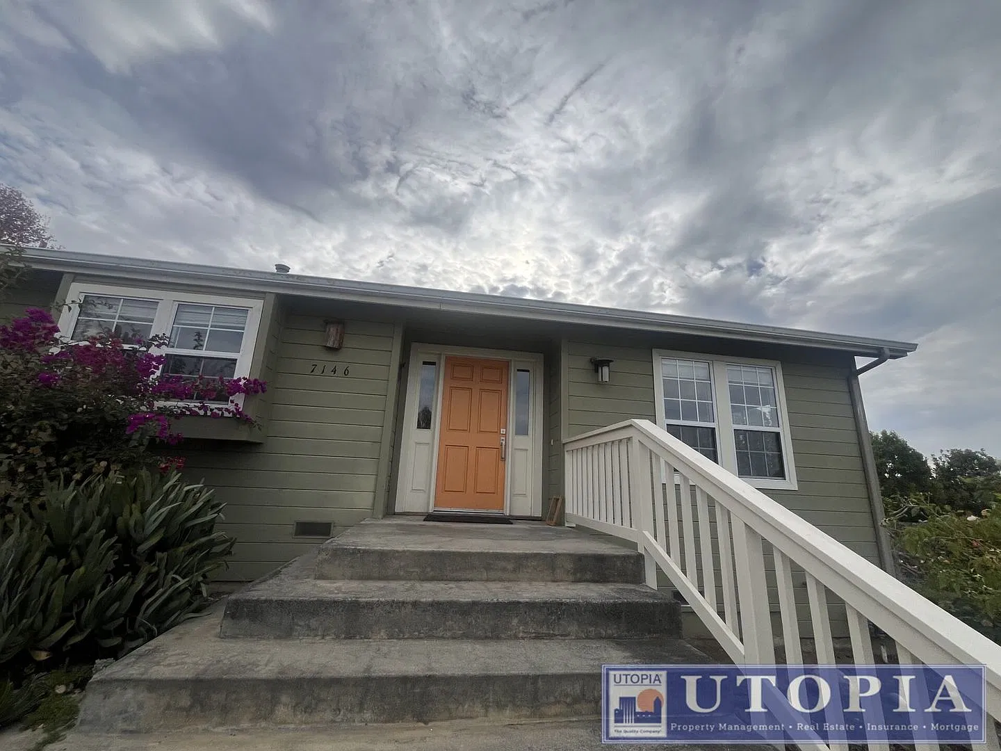 Gorgeous Single Story 3 Bedroom, 3 Bathroom Home — Photo 1