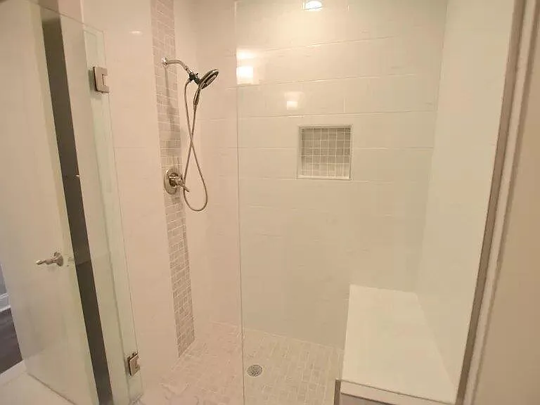 Royal Oak Place Apartments — Photo 22