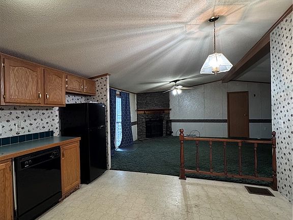 5th image of 887 Barnum Rd