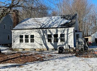 9 Maple St, Hallowell, ME 04347