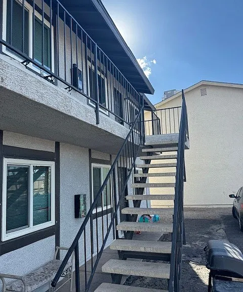 432 E Sunset Rd #D — Photo 2