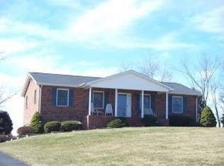 404 Garden Grove Dr, Bristol, TN 37620