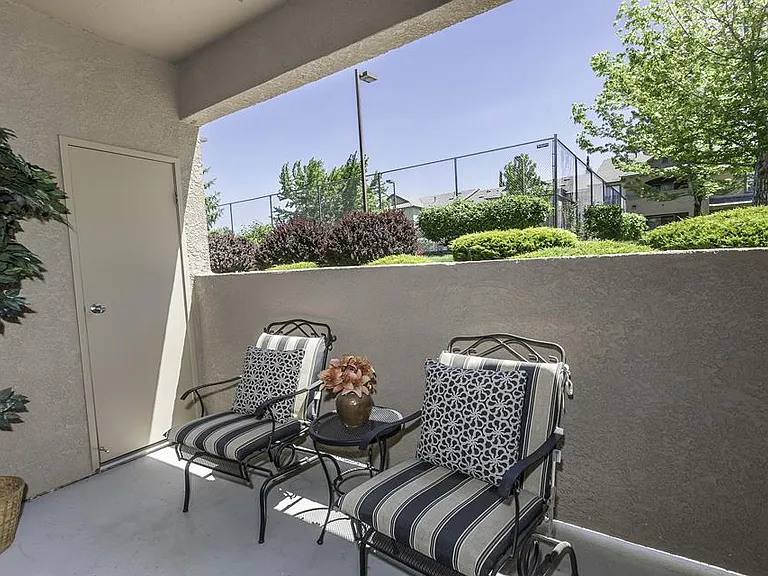 EASTLAND HILLS APARTMENTS — Photo 7