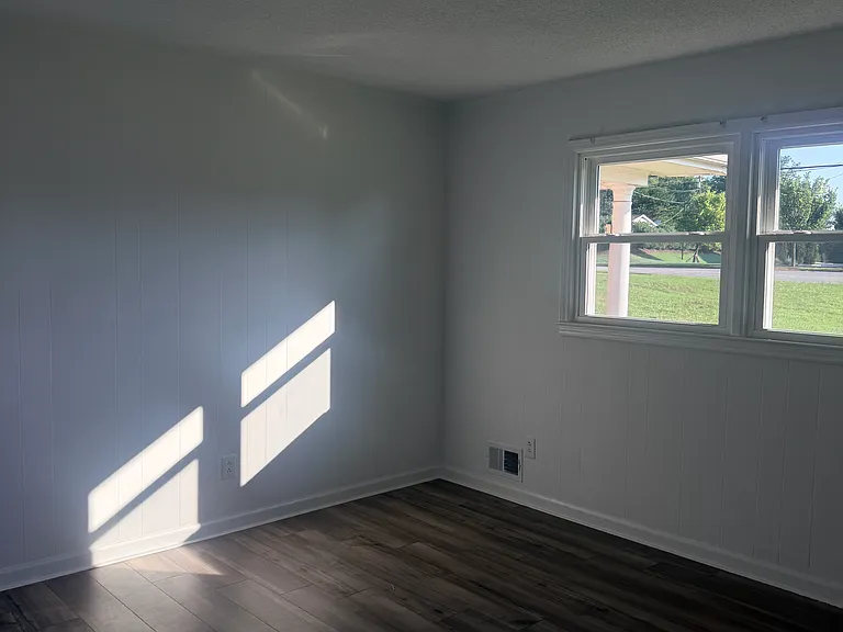 1517 Boiling Springs Rd — Photo 13