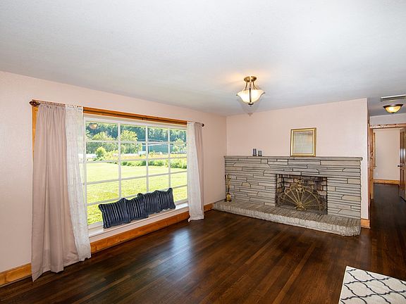 5th image of 753 Skyland Dr