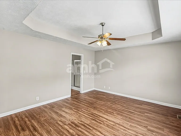 2053 Leefield Dr — Photo 9
