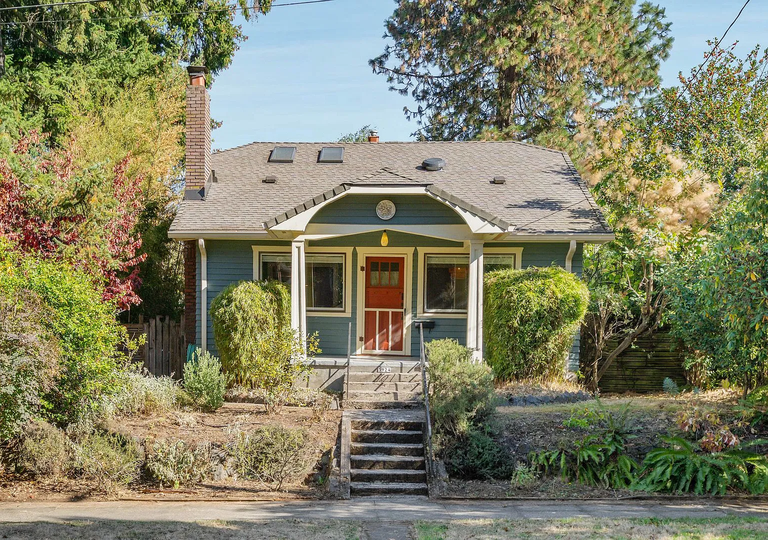 Classic, immaculate 2-bdrm/2-bath 1920s Craftsman charmer. W/D, central AC, garage, mature landsc... — Photo 1