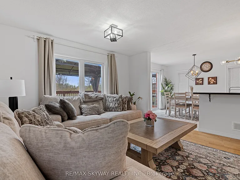 116 Severn Dr — Photo 9