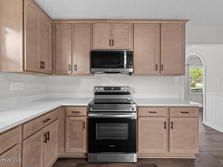 605 Winchester Rd — Photo 11