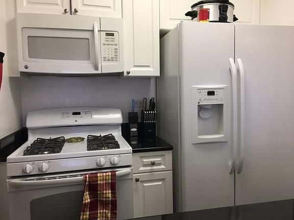 5th image of 225 E 95th St APT 14E
