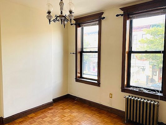 3rd image of 667 Washington Ave APT 3