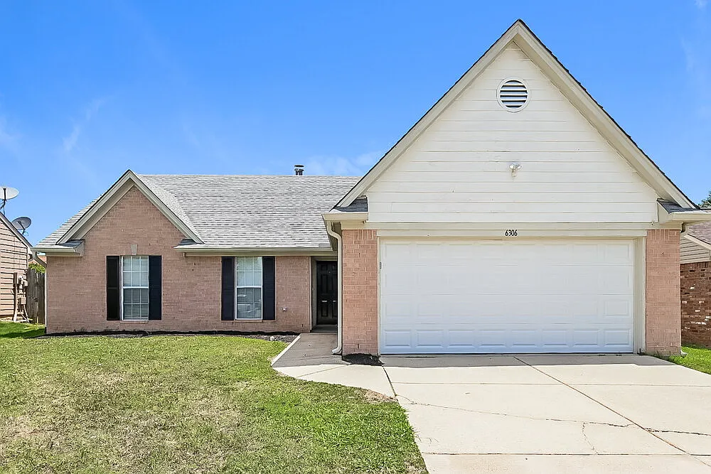 3 bed, 2.0 bath, 1462 sqft, $1,860 — Photo 1