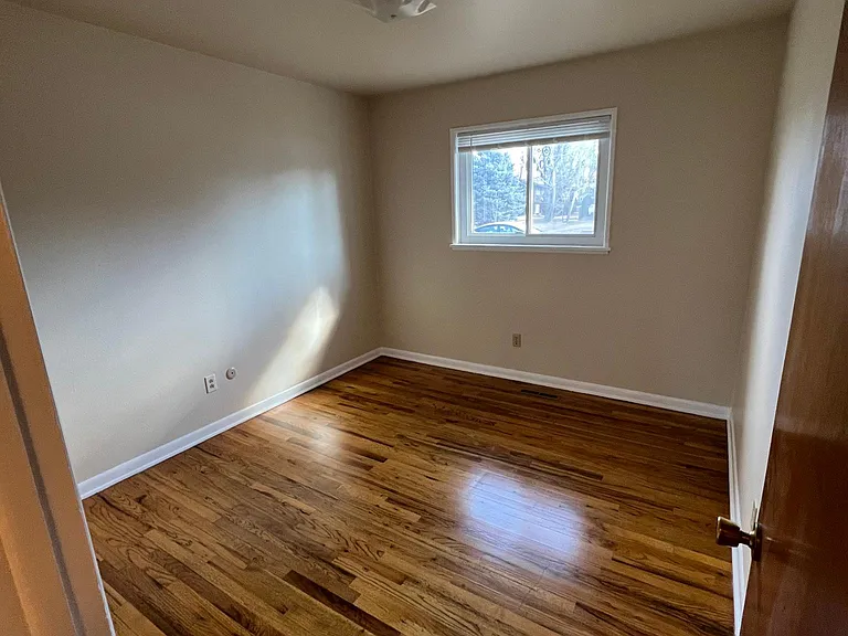 517 Wood St — Photo 5
