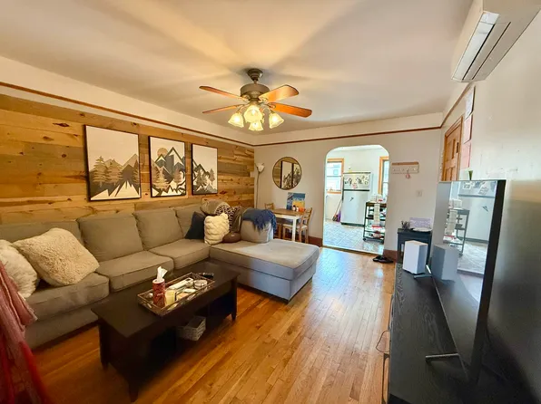 936 Pacific Street image 1 of 10