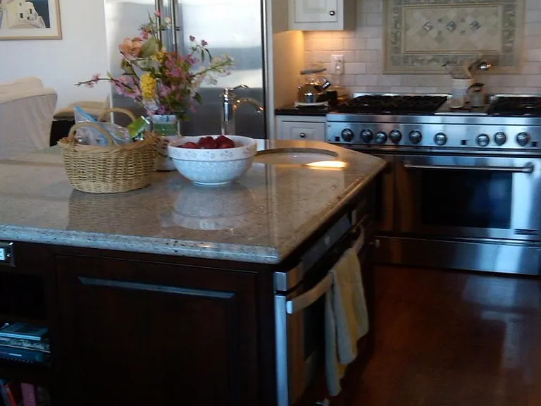 2131 N Valley Dr — Photo 10