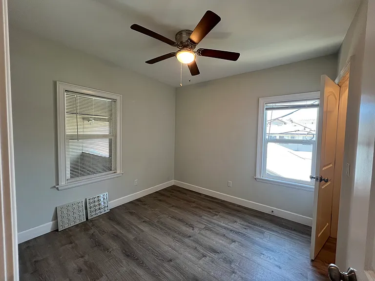 151 N Wilson Ave #6 — Photo 7