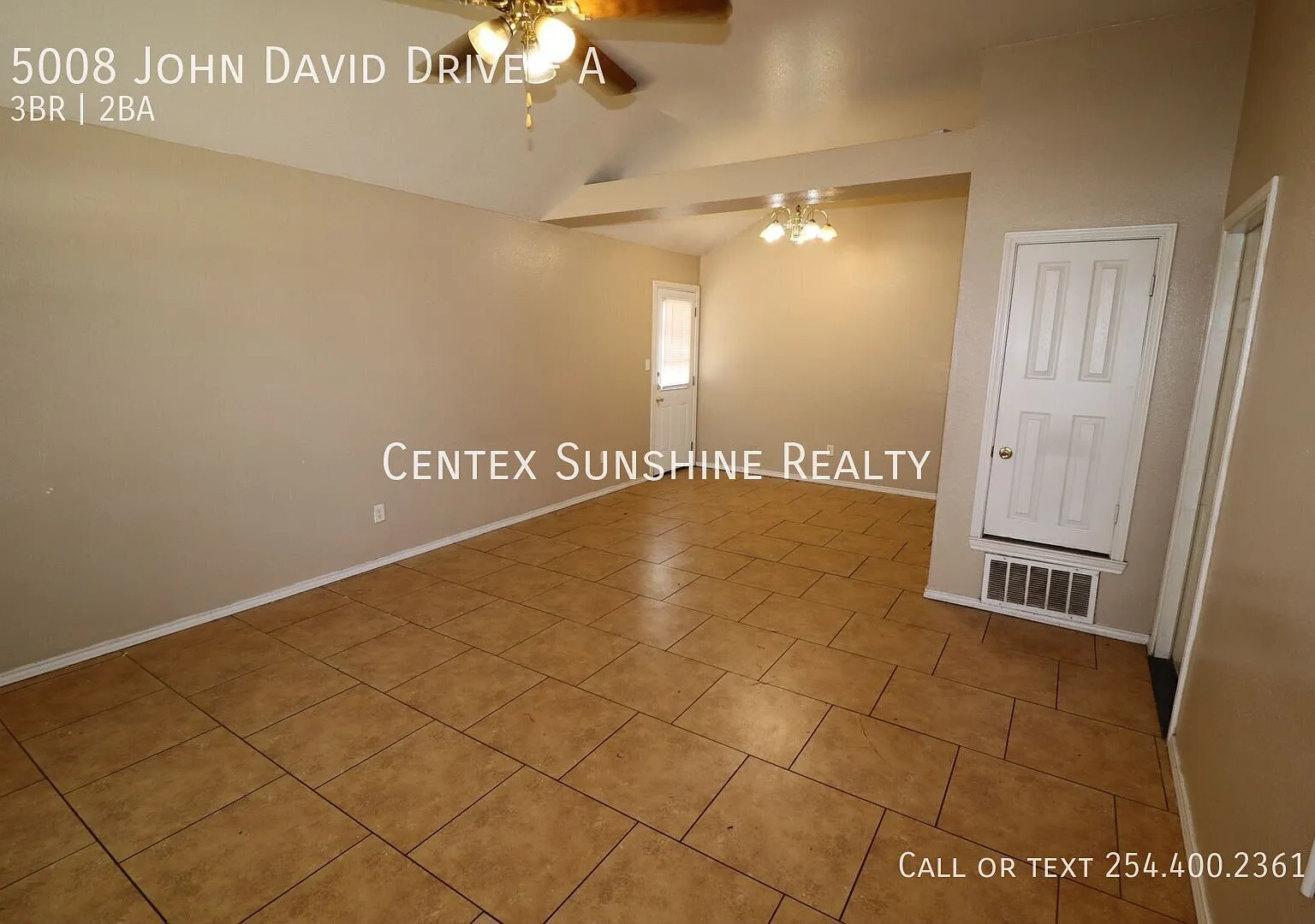 5008 John David Dr — Photo 2
