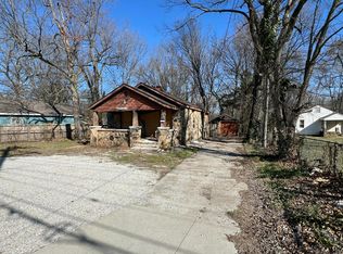 2545 E Cherry Street, Springfield, MO 65802