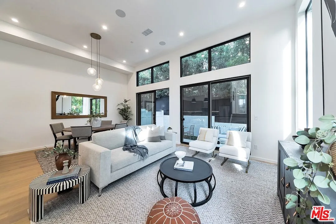 3 bed, 4.0 bath, 2169 sqft, $6,500 — Photo 3
