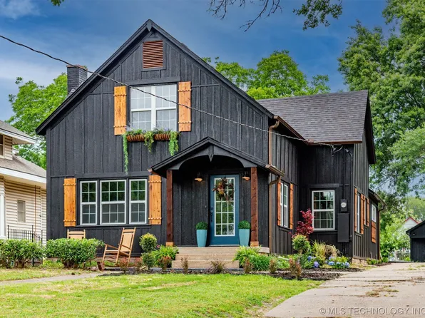 307 NE 2nd St, Wagoner, OK 74467