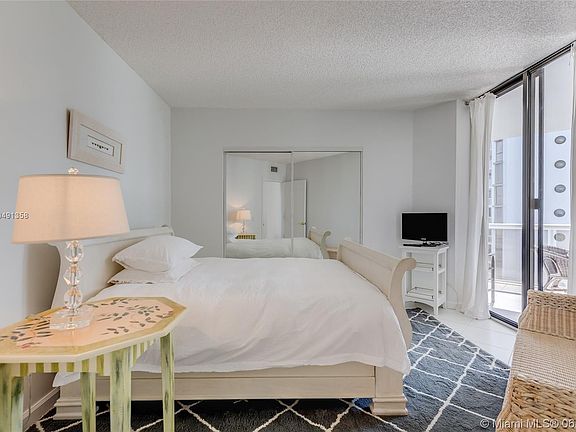 5th image of 3610 Yacht Club Dr #1001A