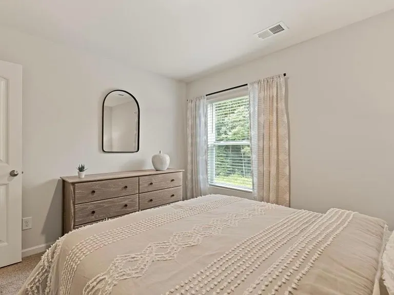 63 Oaktree St — Photo 10