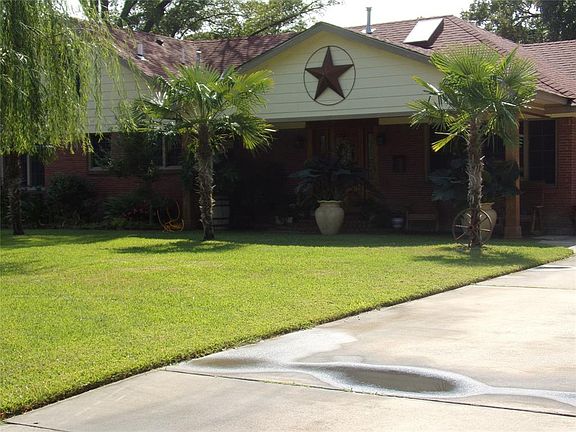 4th image of 1414 Ben Dr