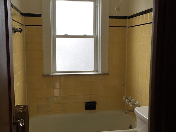 5th image of 1164 Kenmore Ave APT 9