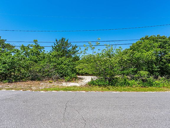 3rd image of 420 Lake Dr