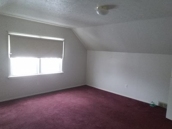 3rd image of 727 N Elmwood Ave