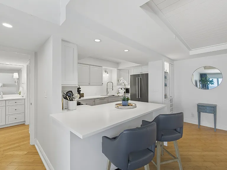3443 Gulf Shore Blvd N #711 — Photo 10