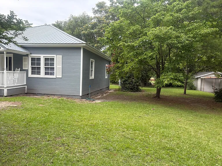 211 E Edinborough Ave — Photo 18