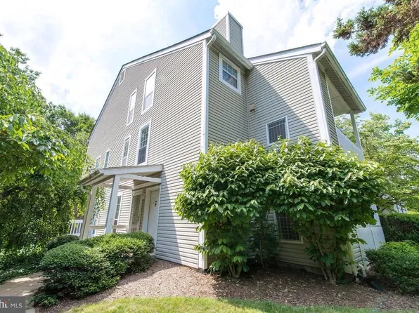 12110 Cardamom Dr Unit 12110, Woodbridge, VA 22192