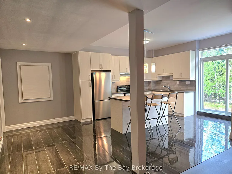 93 Allegra Dr #LOWER — Photo 7
