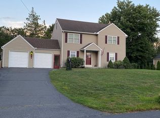 6 Maple Ridge Dr, Farmington, CT 06032