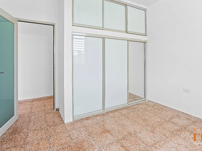 4884 Bo Terranova — Photo 29