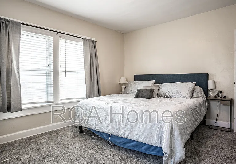 3040 N College Ave — Photo 9