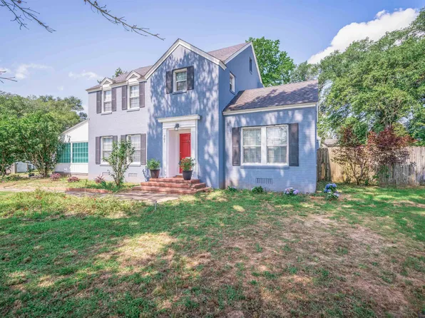 201 Club Dr, Longview, TX 75602