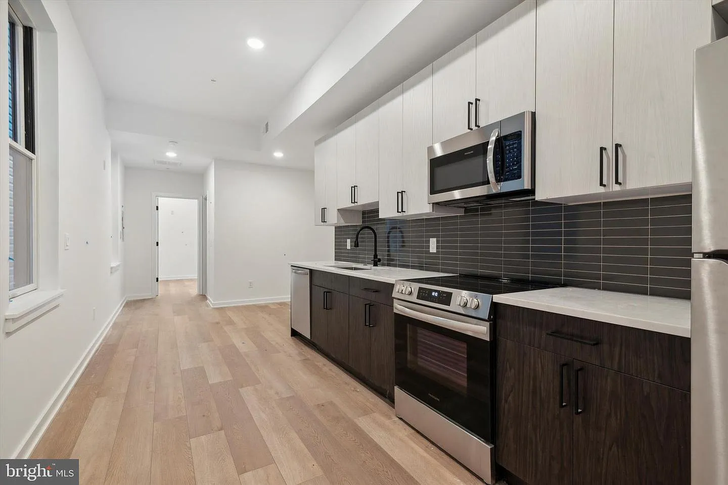 1 bed, 600 sqft, $1,599 — Photo 2