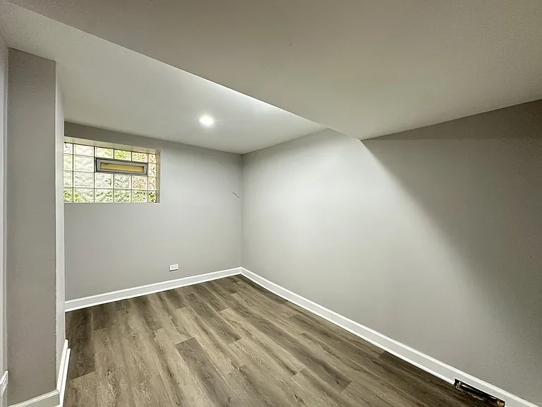 2617 W Rascher Ave #NDG — Photo 17