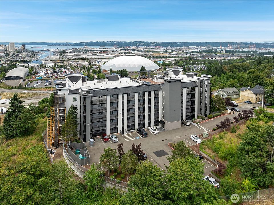 1st image of 320 E 32nd Street #103