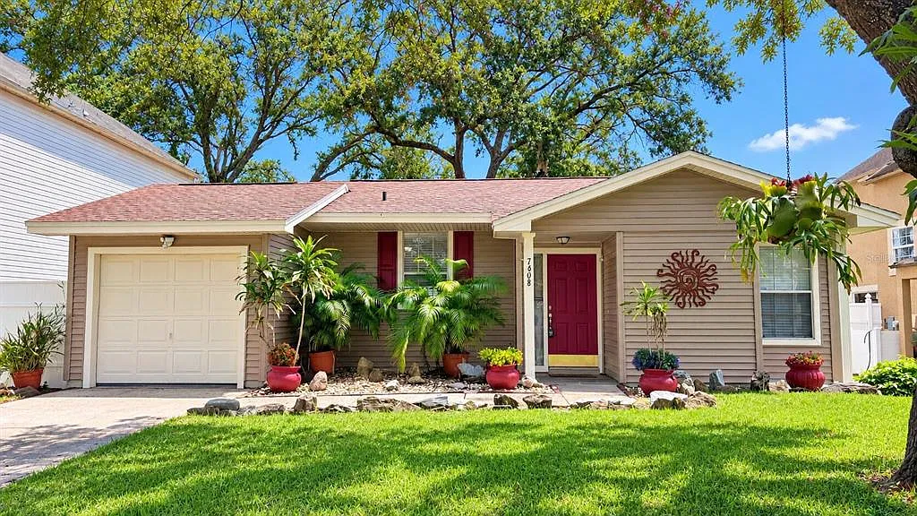 2 bed, 1.0 bath, 854 sqft, $1,800 — Photo 1