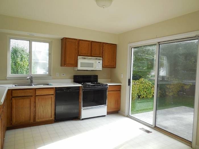 2nd image of 1428 Leeward Ct