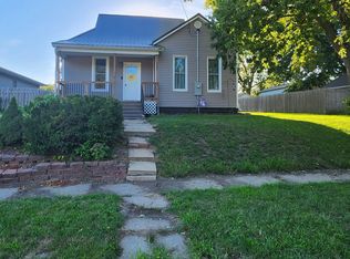 907 S B St, Oskaloosa, IA 52577