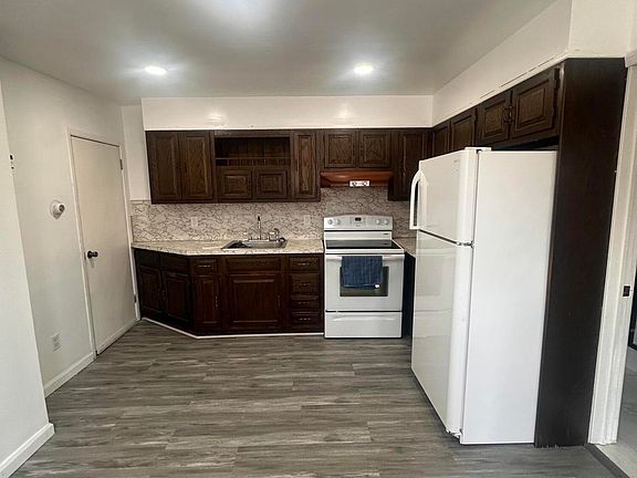 5th image of 165 Thirwell Ave