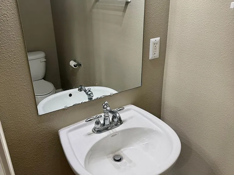 1808 E. Columbus Drive — Photo 16